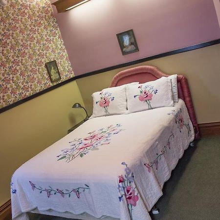 The Cottage House Council Grove ภายนอก รูปภาพ