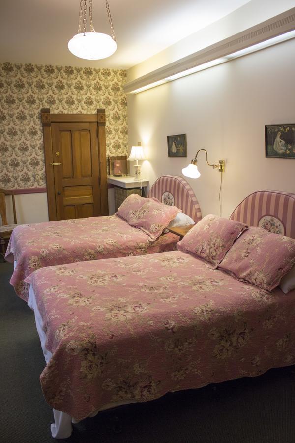 The Cottage House Council Grove ภายนอก รูปภาพ
