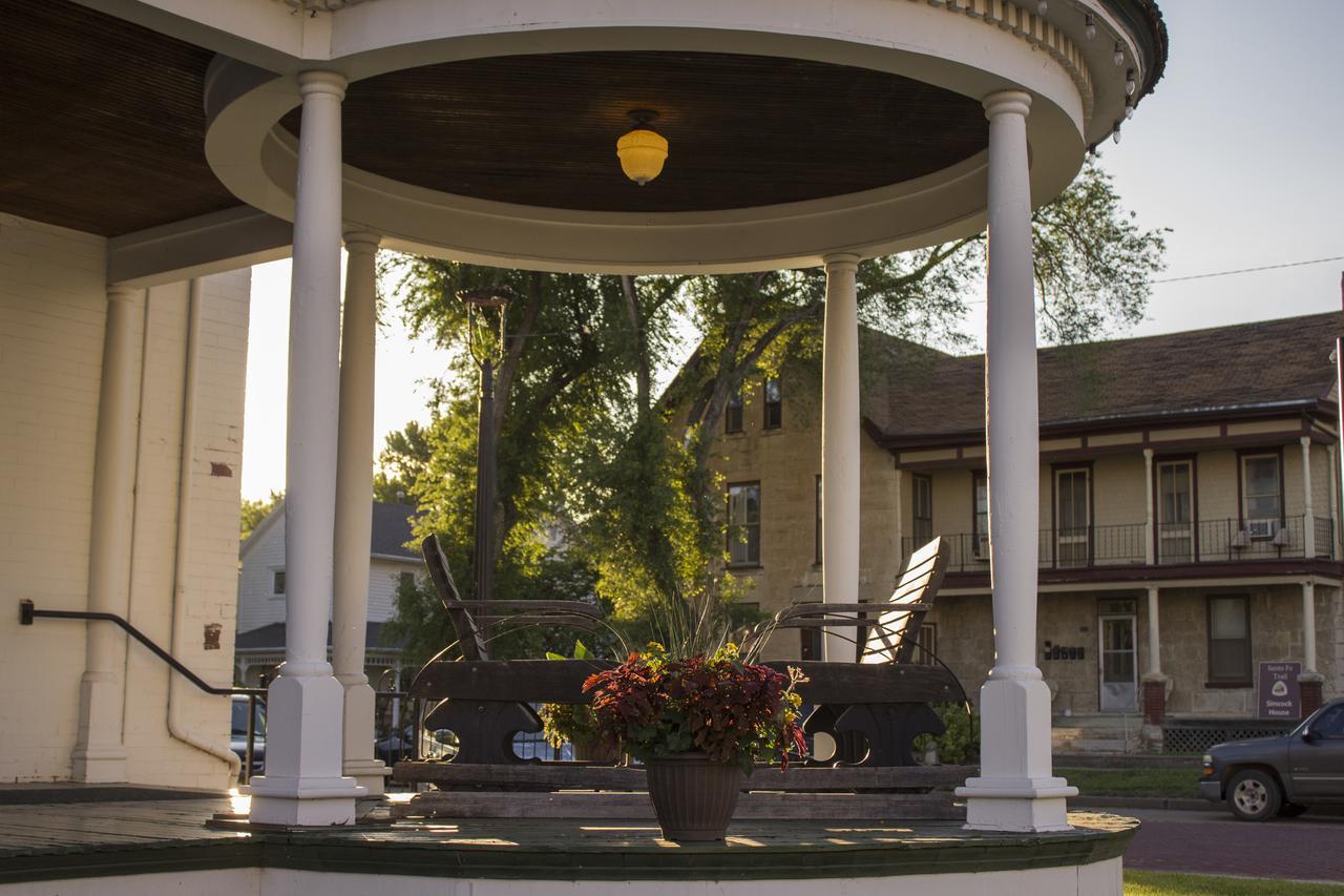 The Cottage House Council Grove ภายนอก รูปภาพ